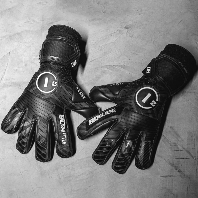 goalkeeper-gloves-ares-20-all-black-ugt-ii (3)