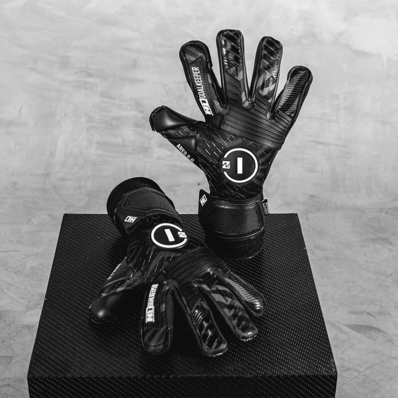 goalkeeper-gloves-ares-20-all-black-ugt-ii (9)